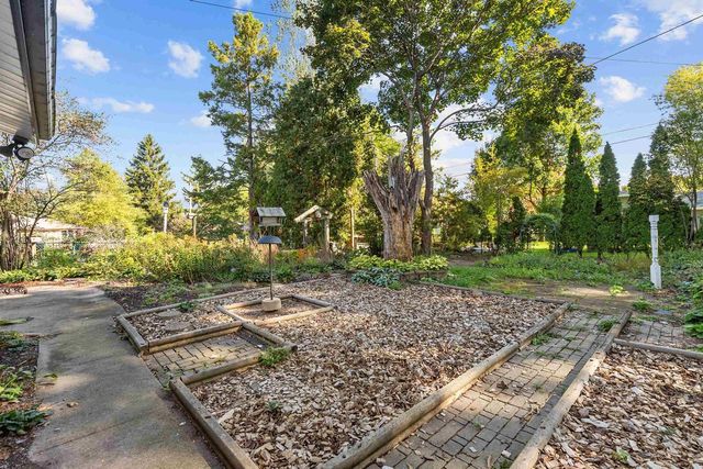 650 STEVENS STREET, Neenah, WI 54956