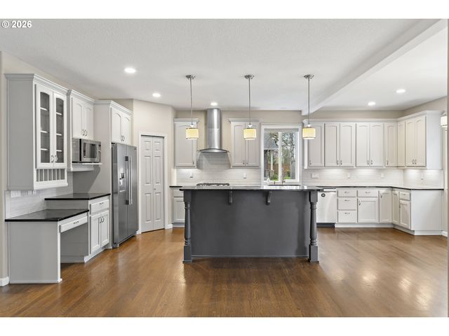 2525 Ne CHARLOIS Dr, Hillsboro, OR 97124