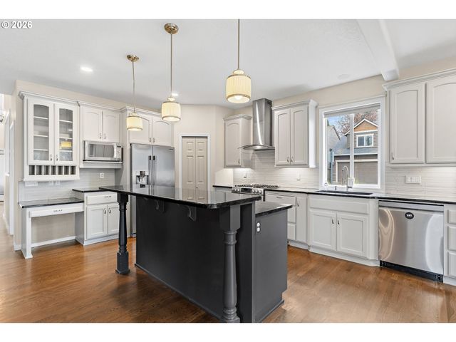 2525 Ne CHARLOIS Dr, Hillsboro, OR 97124