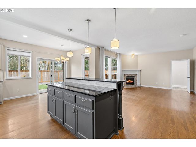 2525 Ne CHARLOIS Dr, Hillsboro, OR 97124