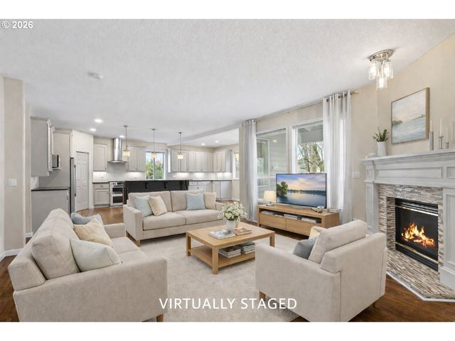 2525 Ne CHARLOIS Dr, Hillsboro, OR 97124