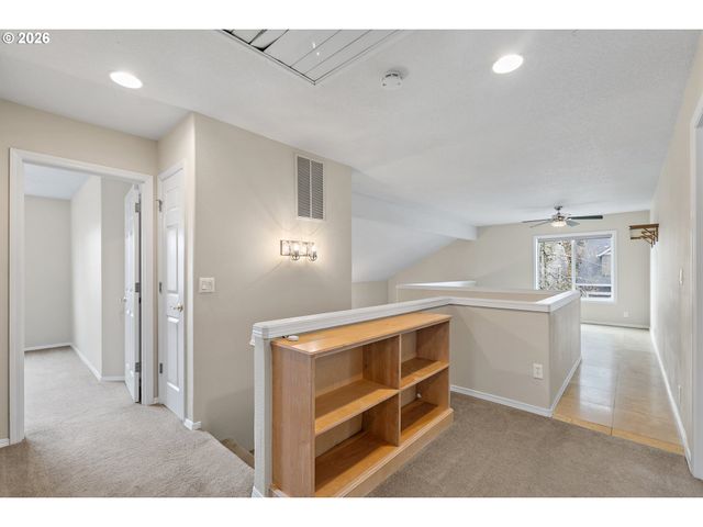 2525 Ne CHARLOIS Dr, Hillsboro, OR 97124