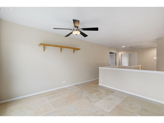 2525 Ne CHARLOIS Dr, Hillsboro, OR 97124