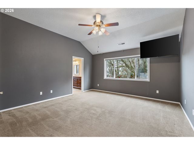 2525 Ne CHARLOIS Dr, Hillsboro, OR 97124