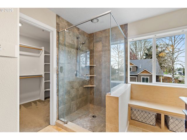 2525 Ne CHARLOIS Dr, Hillsboro, OR 97124