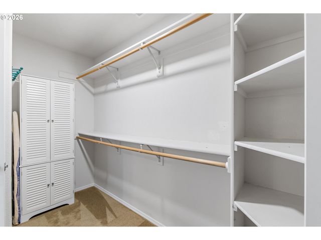 2525 Ne CHARLOIS Dr, Hillsboro, OR 97124