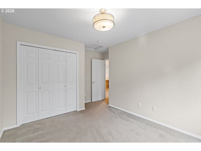 2525 Ne CHARLOIS Dr, Hillsboro, OR 97124