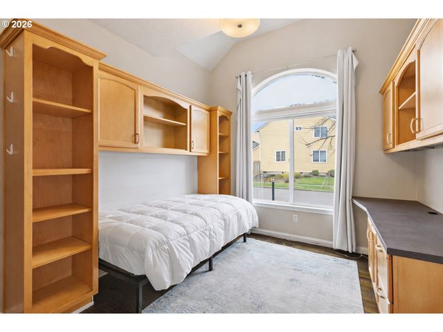 2525 Ne CHARLOIS Dr, Hillsboro, OR 97124