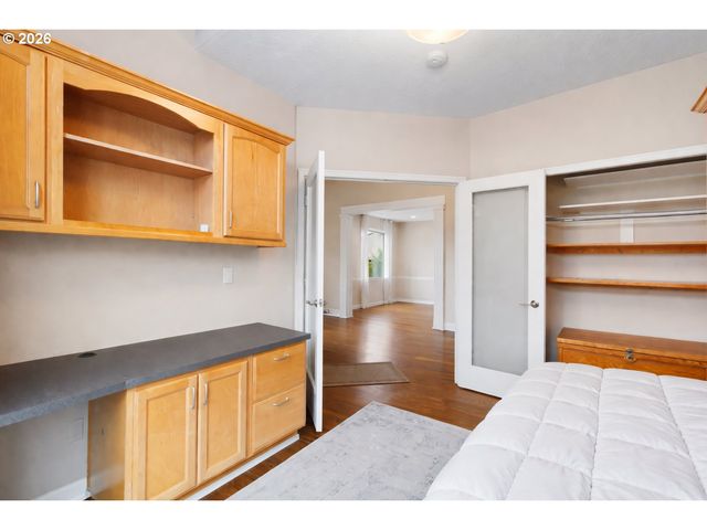 2525 Ne CHARLOIS Dr, Hillsboro, OR 97124