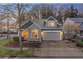 2525 Ne CHARLOIS Dr, Hillsboro, OR 97124