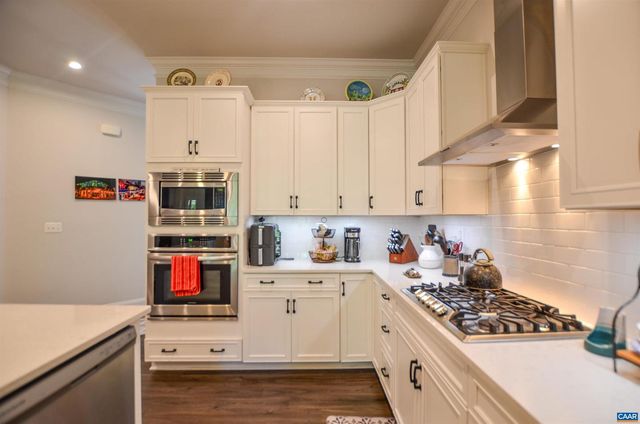 327 CLAIBOURNE RD, Crozet, VA 22932