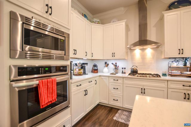 327 CLAIBOURNE RD, Crozet, VA 22932