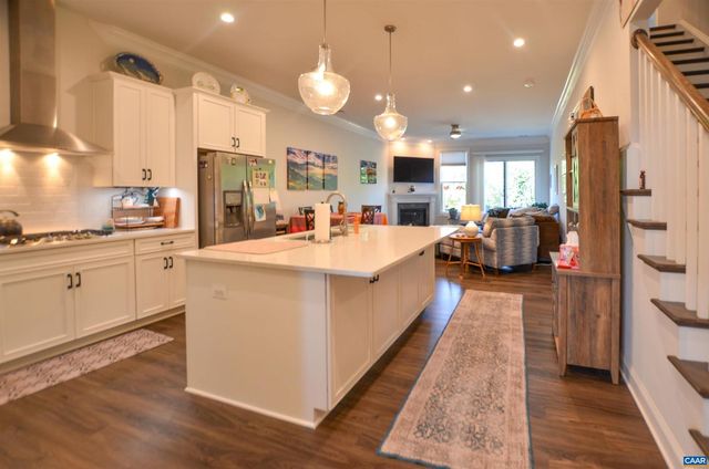 327 CLAIBOURNE RD, Crozet, VA 22932