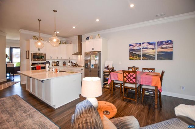 327 CLAIBOURNE RD, Crozet, VA 22932