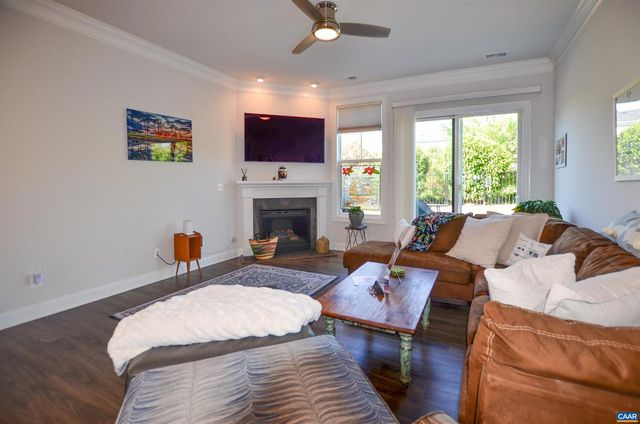 327 CLAIBOURNE RD, Crozet, VA 22932