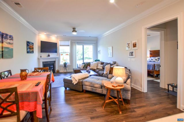 327 CLAIBOURNE RD, Crozet, VA 22932