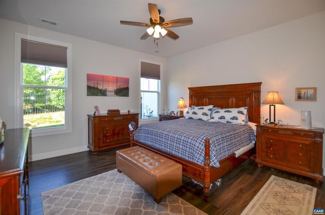 327 CLAIBOURNE RD, Crozet, VA 22932
