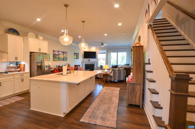 327 CLAIBOURNE RD, Crozet, VA 22932
