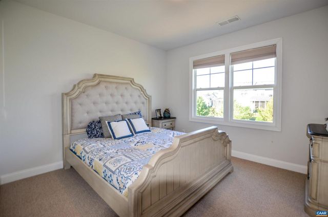 327 CLAIBOURNE RD, Crozet, VA 22932
