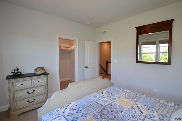 327 CLAIBOURNE RD, Crozet, VA 22932