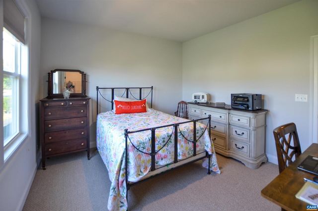 327 CLAIBOURNE RD, Crozet, VA 22932
