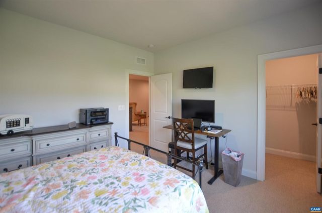 327 CLAIBOURNE RD, Crozet, VA 22932