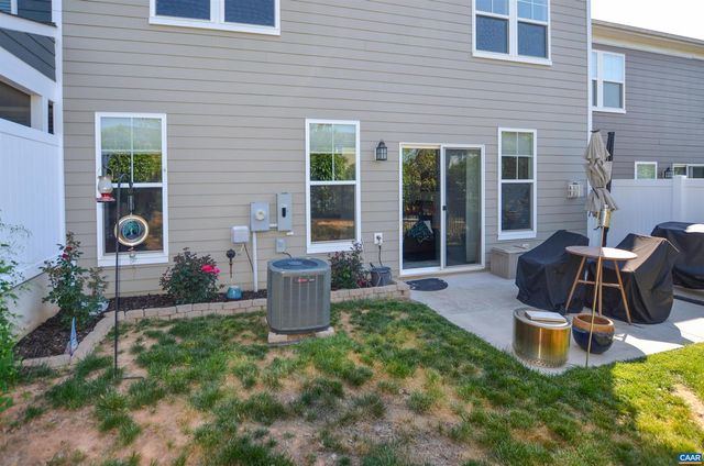 327 CLAIBOURNE RD, Crozet, VA 22932