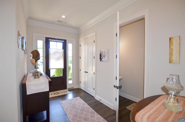 327 CLAIBOURNE RD, Crozet, VA 22932