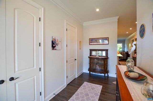 327 CLAIBOURNE RD, Crozet, VA 22932