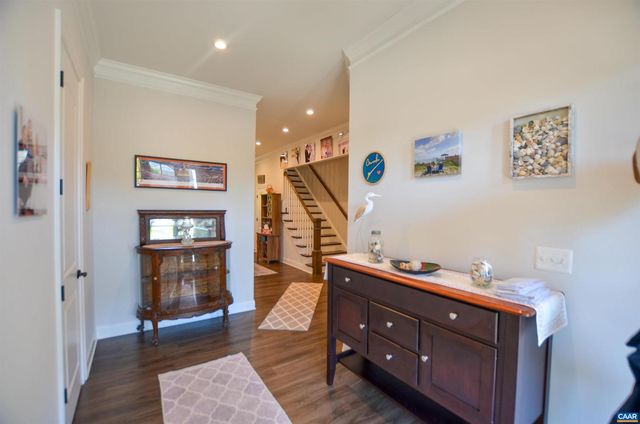 327 CLAIBOURNE RD, Crozet, VA 22932