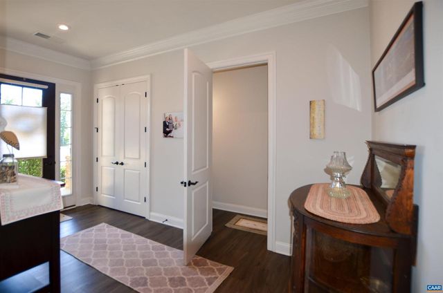 327 CLAIBOURNE RD, Crozet, VA 22932