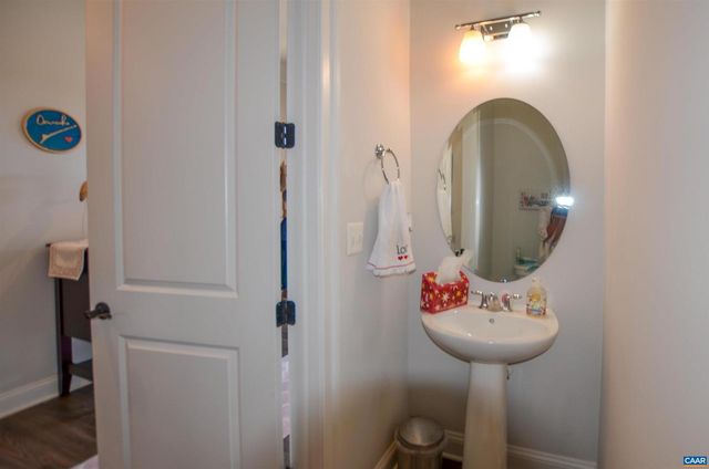 327 CLAIBOURNE RD, Crozet, VA 22932