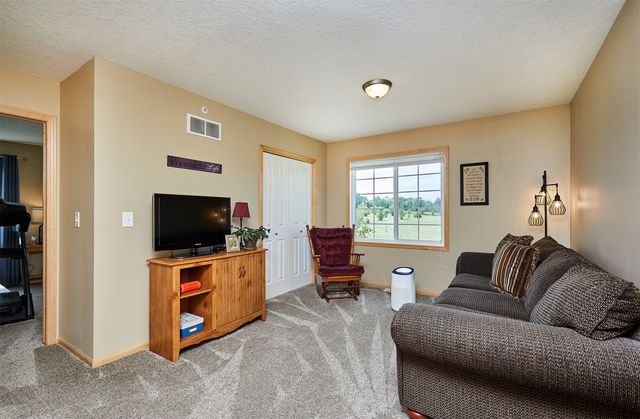 8462 Cody Drive, West Des Moines, IA 50266