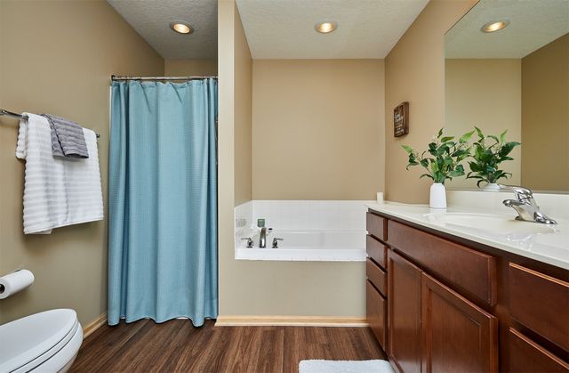 8462 Cody Drive, West Des Moines, IA 50266