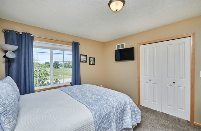 8462 Cody Drive, West Des Moines, IA 50266