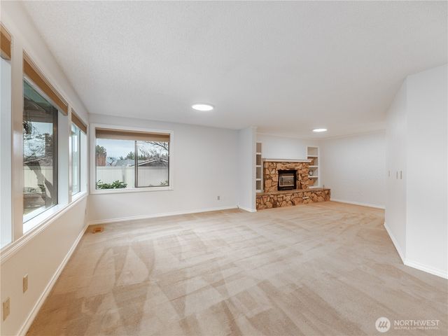 1320 Wedgewood Avenue, Wenatchee, WA 98801