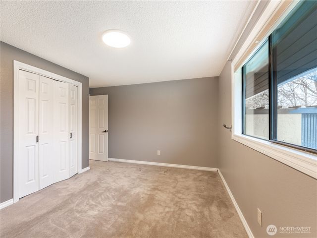 1320 Wedgewood Avenue, Wenatchee, WA 98801