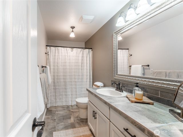 1320 Wedgewood Avenue, Wenatchee, WA 98801