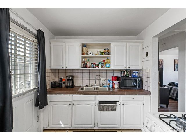 1101 Akron St, Aurora, CO 80010