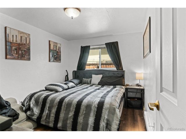 1101 Akron St, Aurora, CO 80010