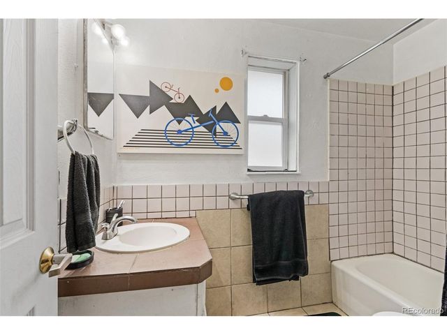 1101 Akron St, Aurora, CO 80010