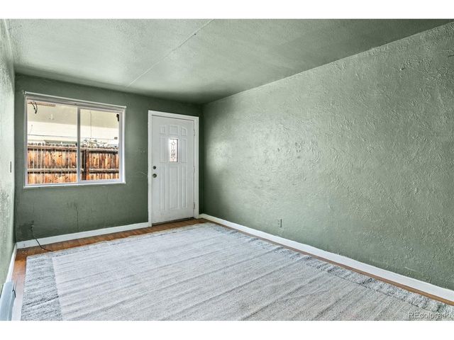 1101 Akron St, Aurora, CO 80010