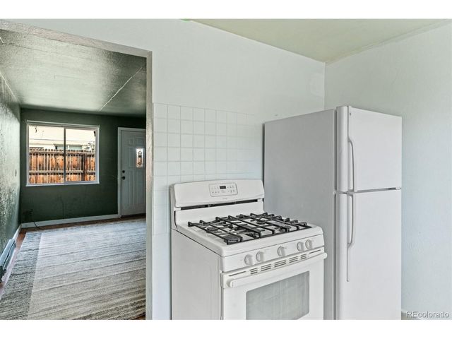 1101 Akron St, Aurora, CO 80010