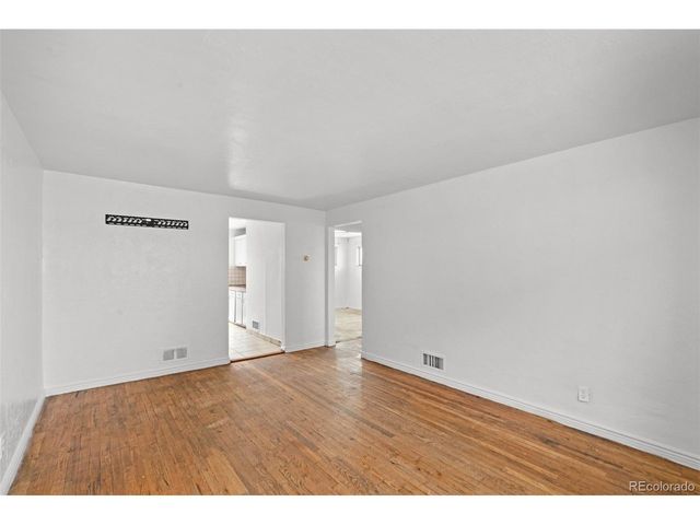 1101 Akron St, Aurora, CO 80010