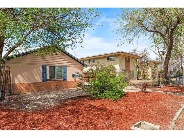 1101 Akron St, Aurora, CO 80010