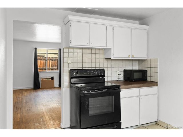 1101 Akron St, Aurora, CO 80010