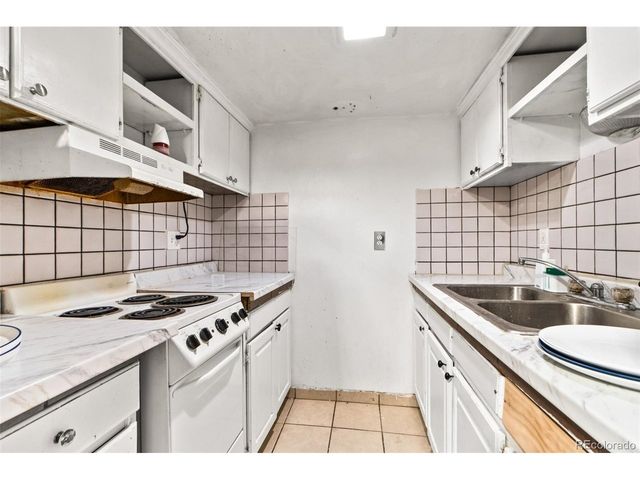 1101 Akron St, Aurora, CO 80010