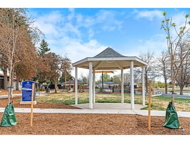 1101 Akron St, Aurora, CO 80010