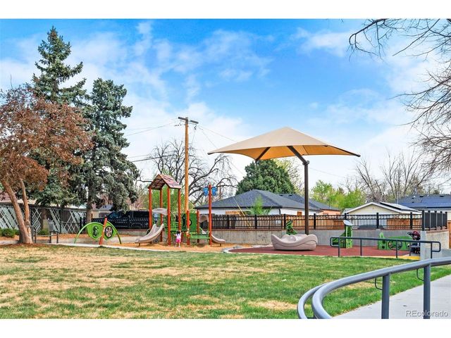 1101 Akron St, Aurora, CO 80010