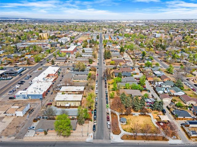 1101 Akron St, Aurora, CO 80010